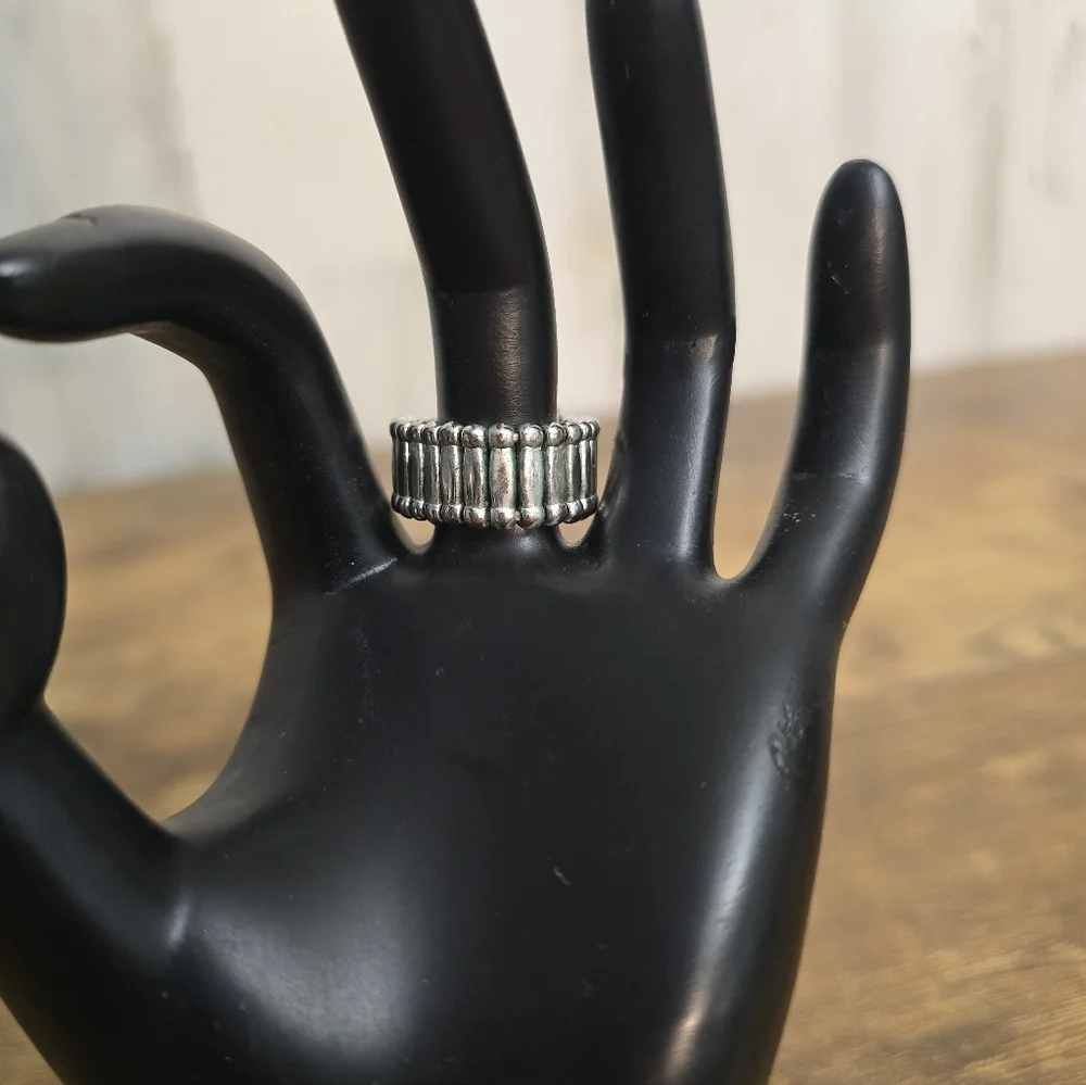 Elegant Silver Tone and Turquoise Stretchy Ring